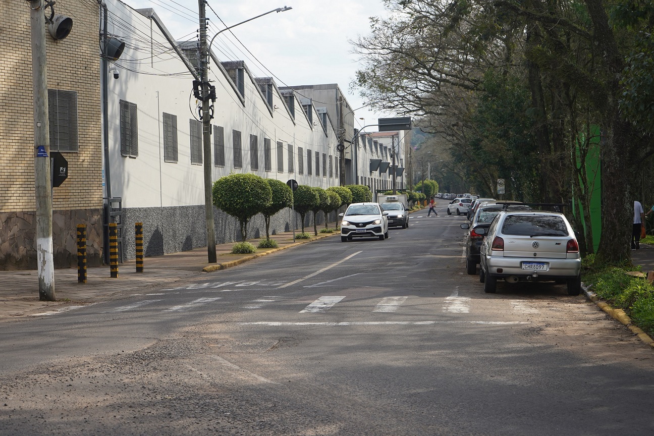 Mudan as no tr nsito da Av. dos Estados entre a Brasil e a Rua dos